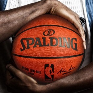 斯伯丁篮球官方正品真皮牛皮NBA比赛专用球成人7号室内耐磨74-569